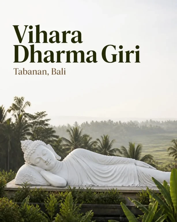 Bali buddhist temples : Vihara Dharma Giri à Tabanan avec son grand Bouddha couché blanc