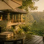 Four Seasons Bali Ubud Sayan Resort : terrasse bois et rizières