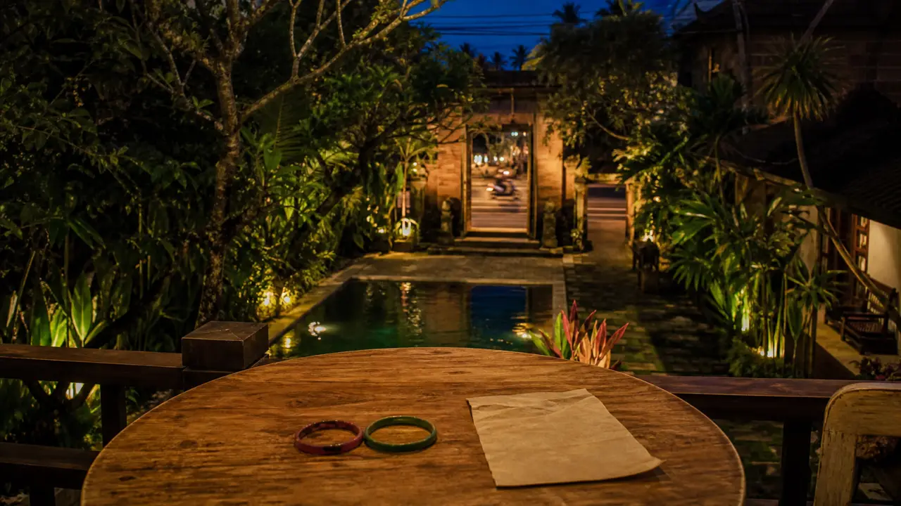 Hotel Rama Phala Ubud Bali : piscine verte et végétation près Monkey Forest