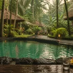 Piscine turquoise au ubud nyuh bali resort & spa à Ubud