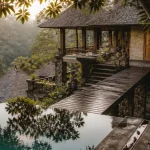 Hotel bali spirit ubud : piscine calme et végétation à Ubud