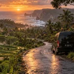 Paysage Bali voyage : rizières et route vers le coucher de soleil